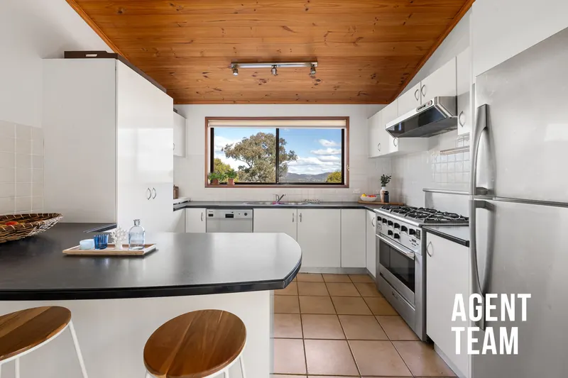 408 Bugden Avenue, Fadden: photo 11