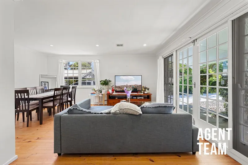 Open-plan living and dining at 3 Northmore Crescent, Higgins