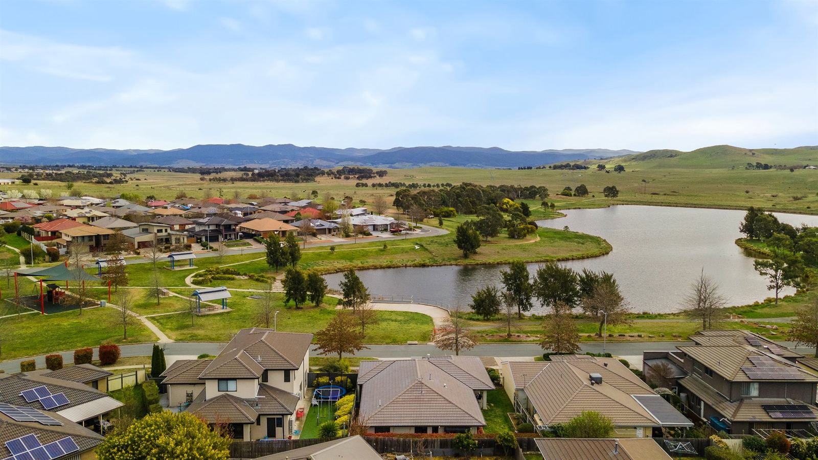 Dunlop, Canberra